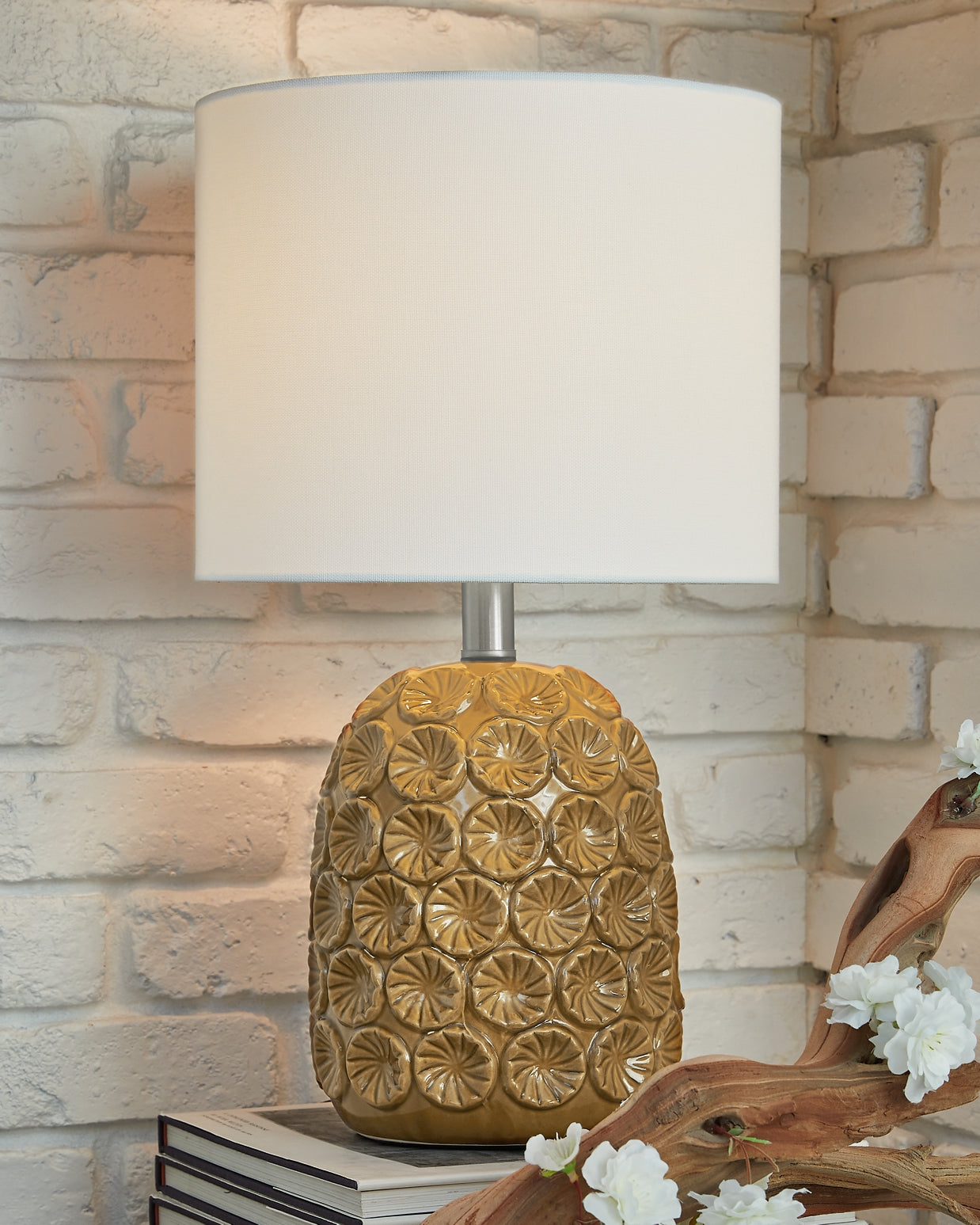 Moorbank Ceramic Table Lamp (1/CN) at Cloud 9 Mattress & Furniture furniture, home furnishing, home decor