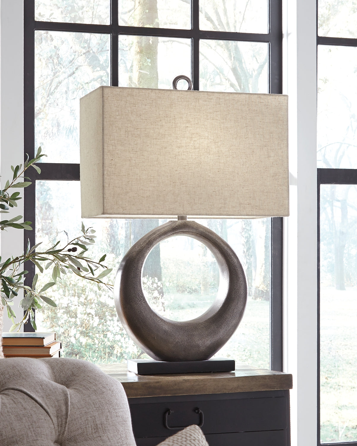 Saria Metal Table Lamp (1/CN) at Cloud 9 Mattress & Furniture furniture, home furnishing, home decor