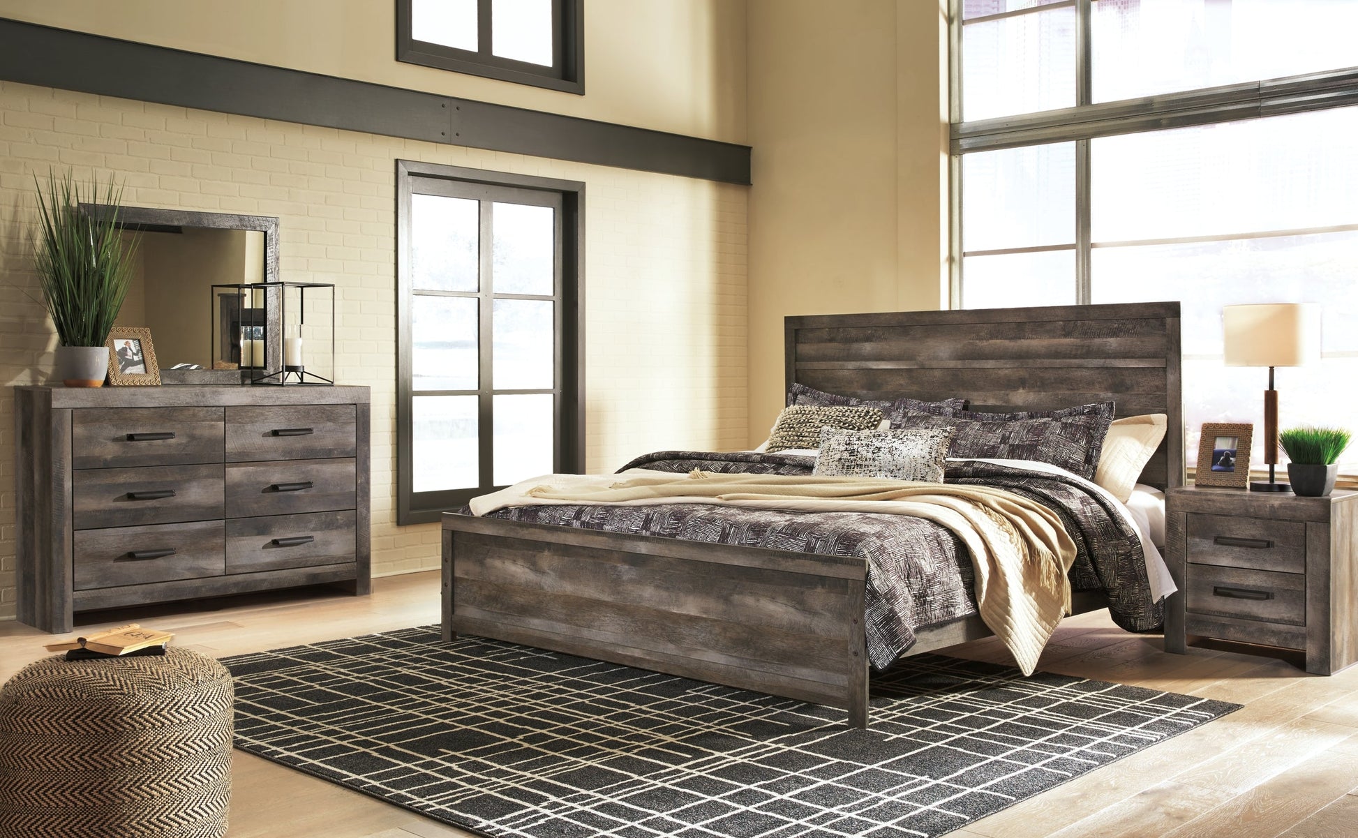 Wynnlow King Panel Bed with Mirrored Dresser at Cloud 9 Mattress & Furniture furniture, home furnishing, home decor