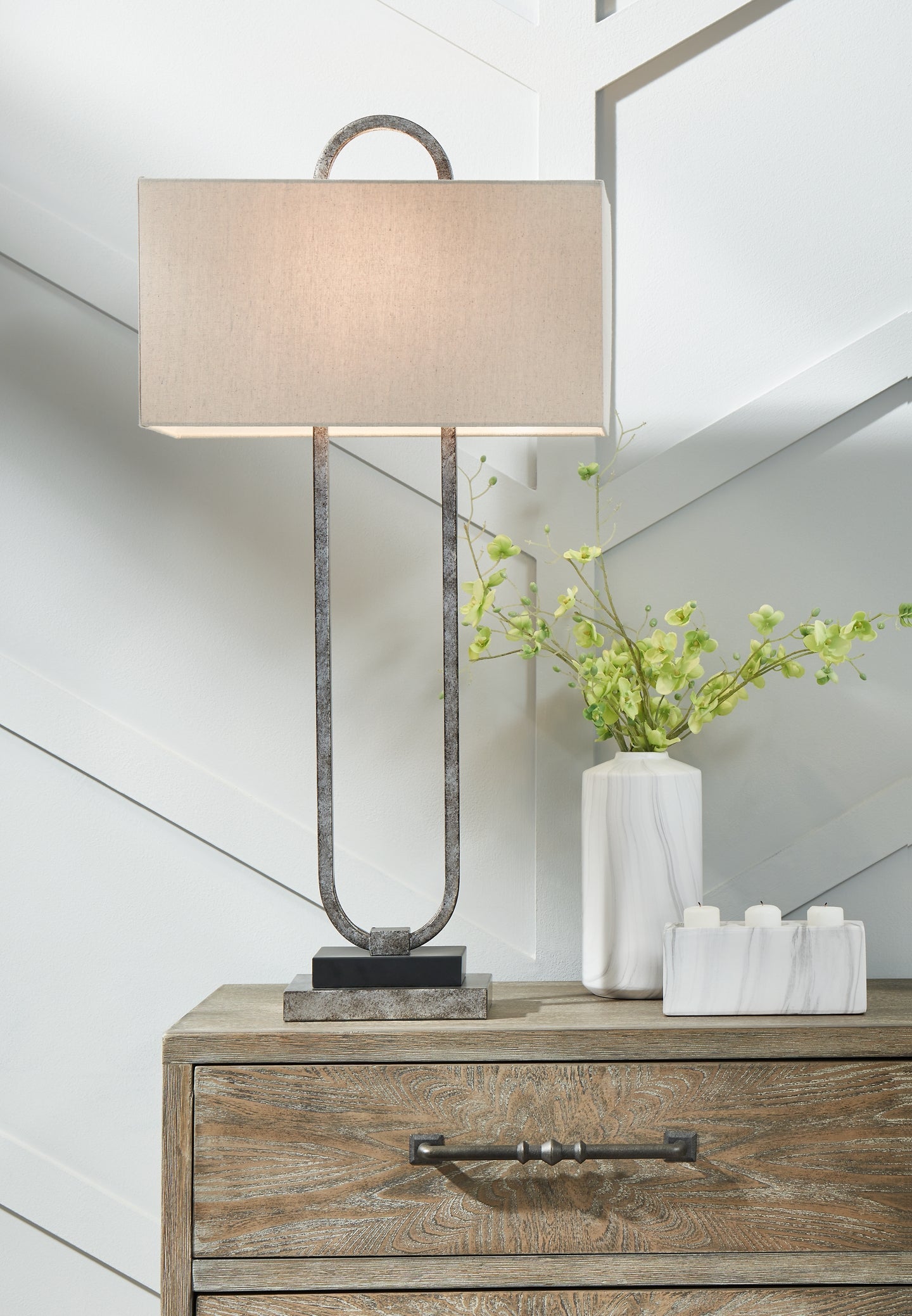 Bennish Metal Table Lamp (1/CN) Cloud 9 Mattress & Furniture