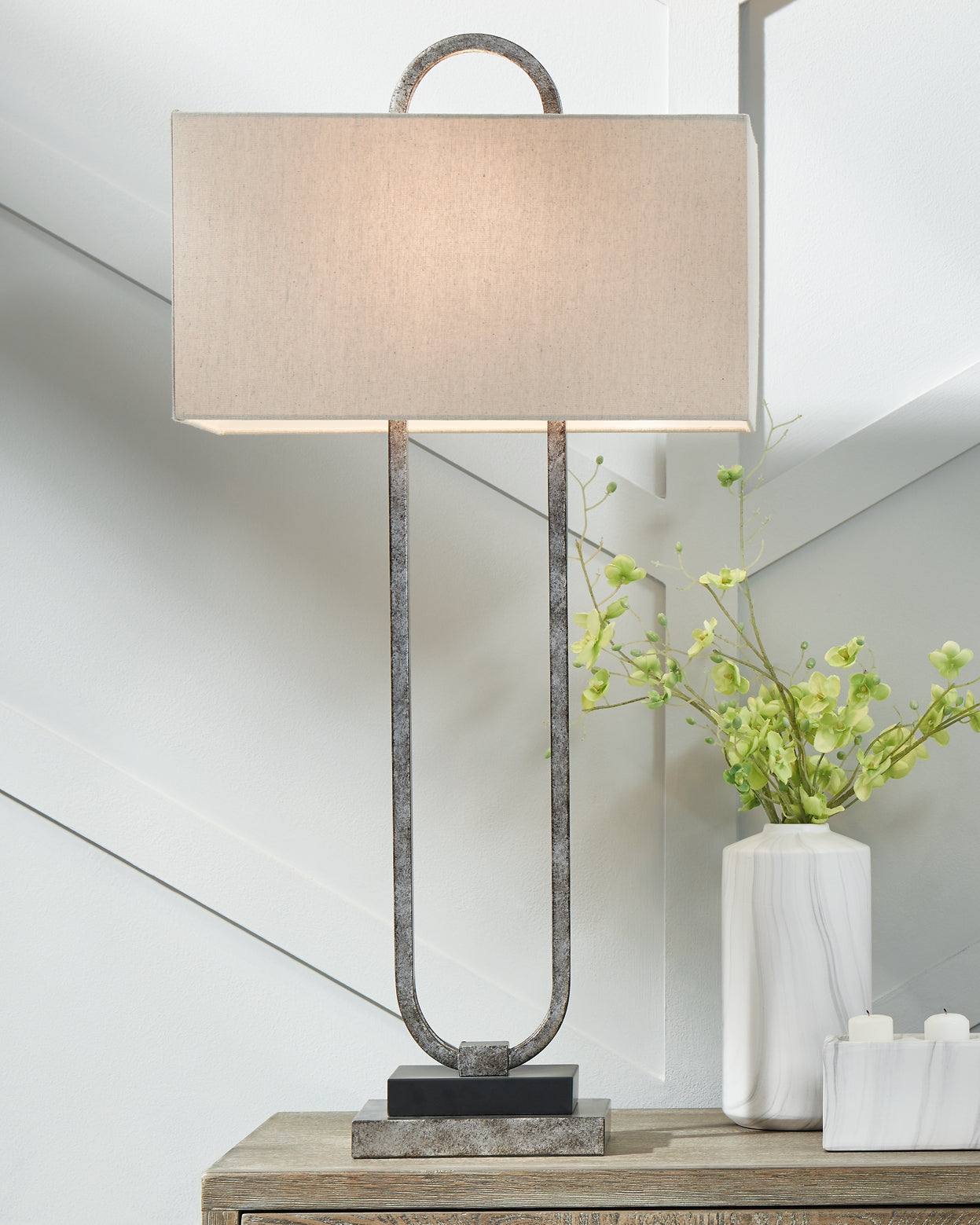 Bennish Metal Table Lamp (1/CN) Cloud 9 Mattress & Furniture